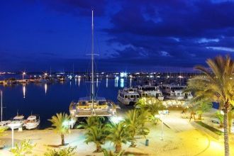 Алькудия ночью.