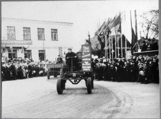 Петриков, парад 7 ноября 1967 года
