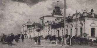Торговый дом купца Дерова, недалеко от п