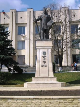 Достопримечательность города Чимишлия.