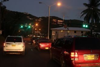 По ночным улицам Род-Тауна.