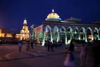 Ночной город Туркестан, Казахстан.