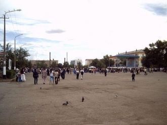 Люди в Аркалыке, Казахстан.