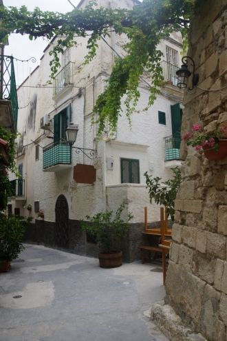 Пустая улица Виесте.