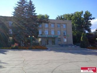 На улице города Страшены.