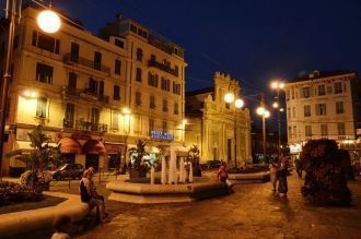 Улицы ночного Сан-Ремо