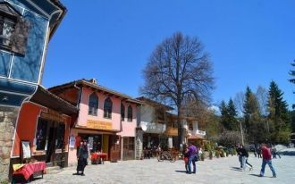 Городские жители и гости города Копрившт