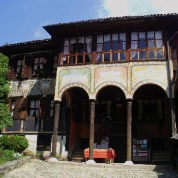 Старый дом - теперь музей.