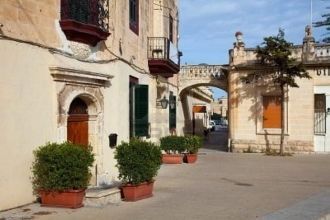 Улица Аттарда.