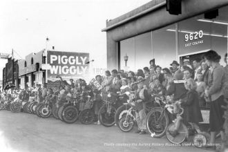 История. Орора на старой фотографии.