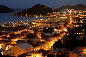 Шарлотта-Амалия ночью.