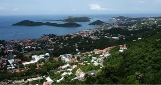 Шарлотта-Амалия с высоты.