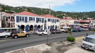 Улицами&nbsp;Шарлотты-Амалии.