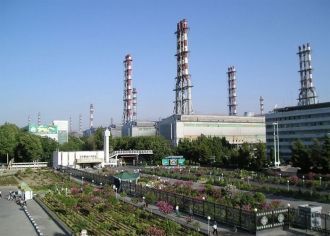 Город Турсунзаде с высоты.