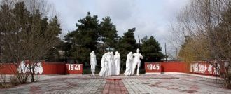 Памятник погибшим землякам,