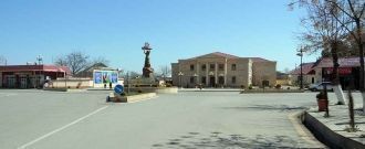 В городе Агджабеди.