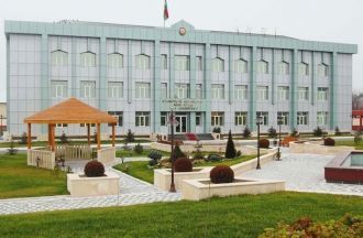 В городе Ахсу.