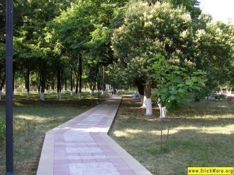 Алея парка в городе Загатала.