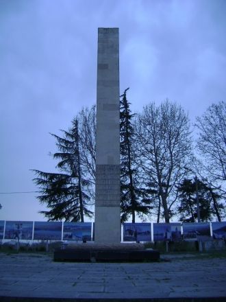 Мемориал в Гардабани.