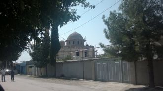 Жители на улицах Гардабани.