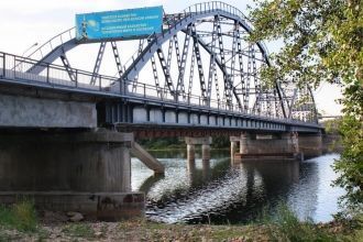 Автомобильный мост через реку Убу.