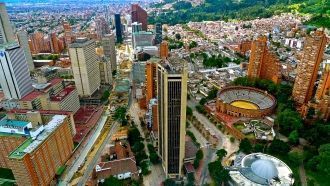 Вид сверху на город Богота.