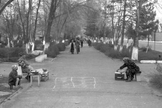 Одна из улиц Ангрена (1999&nbsp;год).