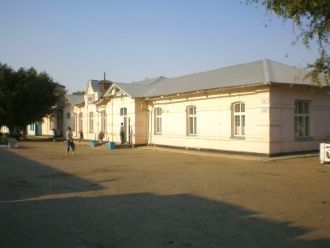 Люди в городе Эмба.