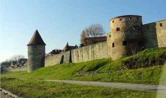 Городская стена.