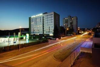 Ночной город Вранов-над-Топлёу.