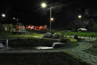 Город Варденис ночью.