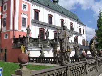 Бенедиктинский монастырь.