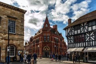 Жители города Стратфорд-на-Эйвоне.