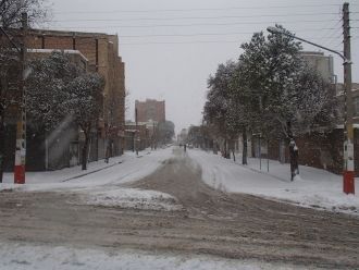 На улице города Каджаран.