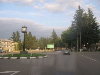 На улице города Ланчхути.