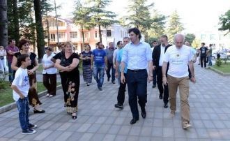 Местные жители города Ланчхути.