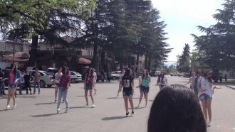 Местные жители города Хони.