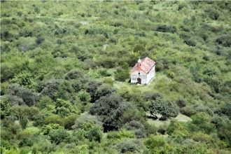 Церковь в Гурджаани с высоты.