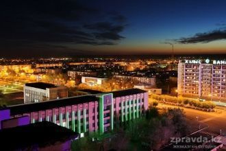 Город Каратау ночью.