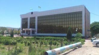 Административное здание в Беруни.