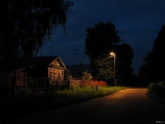 Город Алга ночью.