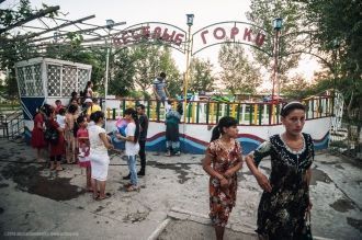 Местные жители города Чуст.