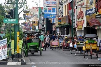 На улице города Джокьякарта.