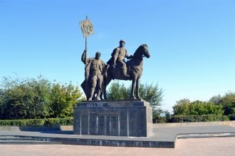 Памятник Богдану Хитрово, Ульяновск, Рос