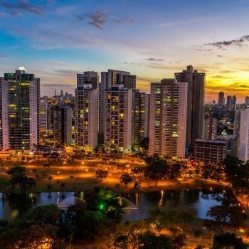 Вид на ночную Гоянию.