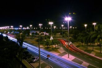 Вид на ночной Аракажу.