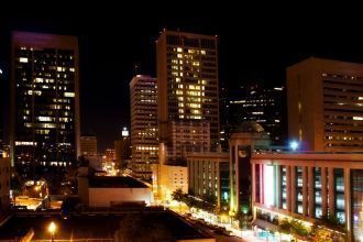 Кукута ночью.