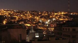 Город Пунта-Аренас ночью.