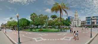 Площади, парки и музеи Мачала.