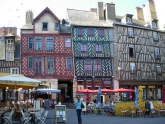 Дома средневековой застройки сегодня мож